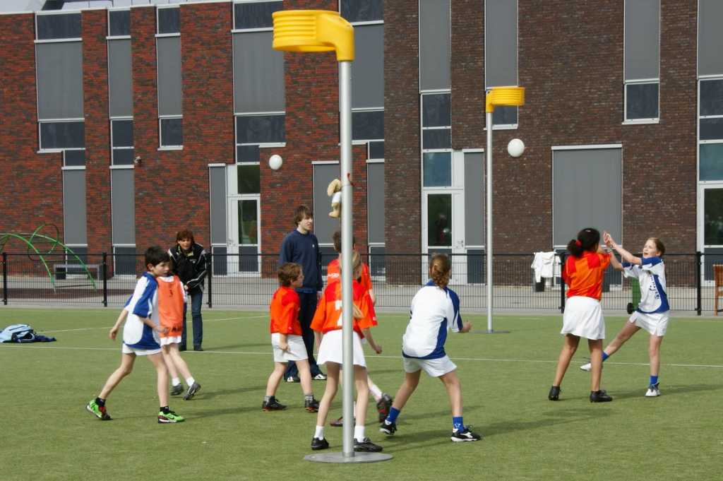 Korfbal E2 10 april 2010 -13.JPG